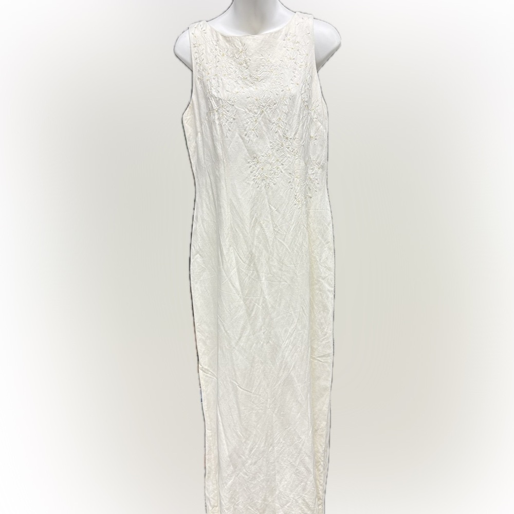 Elegant Long White Sleeveless Dress